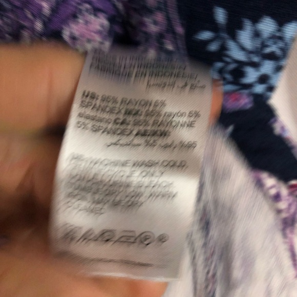 Chico’s Zenergy Tunic Floral Wide Neck Hem Ruched Sleeves - Picture 7 of 8